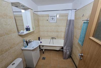 Apartament cu 2 camere decomandat în Cuptoare (Reșița)