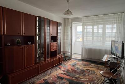Apartament cu 3 camere decomandat, mobilat în Nord