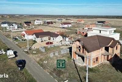 Casă cu 5 camere cu Teren 500 Mp în Frumușeni - 9