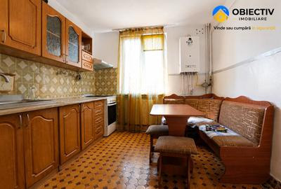 Apartament cu 3 camere decomandat în Dărmănești - 1