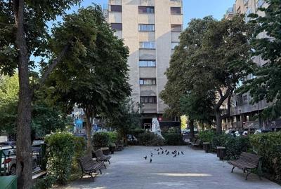 Apartament cu 3 camere semidecomandat în Romană