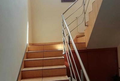 Casă cu Teren 500 Mp în Central