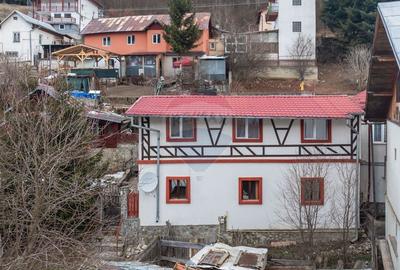 Casă cu 6 camere cu Teren 337 Mp în Central - 1