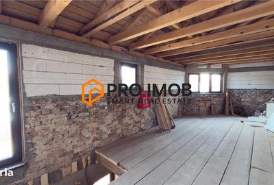 Casă cu 4 camere decomandat în Băceni
