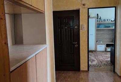 Apartament cu 3 camere decomandat, mobilat în Brazda lui Novac