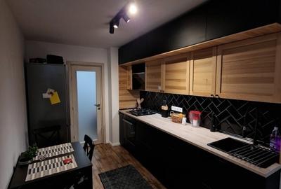 Apartament cu 3 camere decomandat, mobilat în Ultracentral