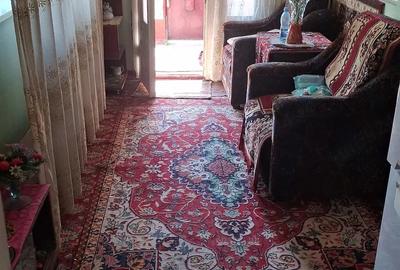 Casă cu 2 camere cu Teren 219 Mp în Central