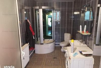 Casă cu 5 camere cu Teren 156 Mp în Lacu Dulce