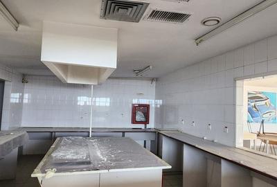 Spațiu comercial, de 6,500 mp, în Central - 9