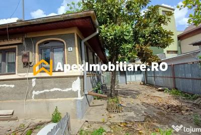 Casă cu 2 camere cu Teren 170 Mp în Petricani - 1