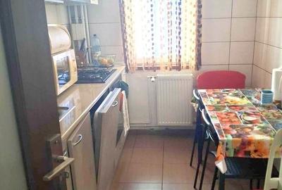 Apartament cu 3 camere decomandat în Colentina