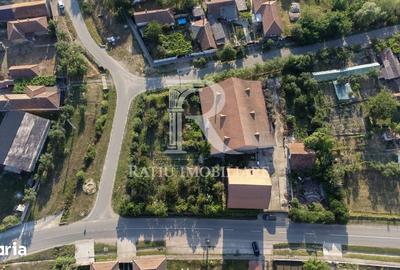 Casă cu Teren 3200 Mp în Sântandrei - 3