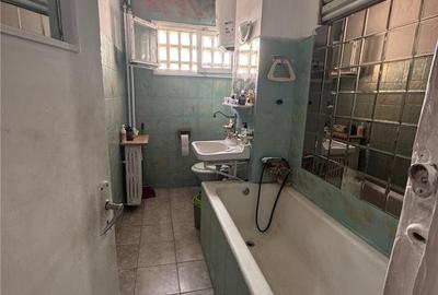 Apartament cu 2 camere nedecomandat în Central