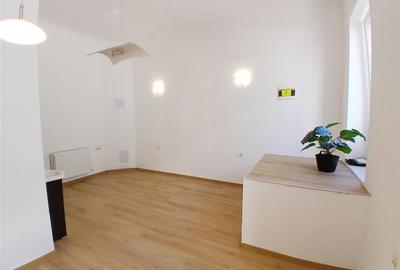 Spațiu comercial, de 25 mp, în Central