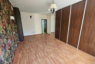 Casă cu 4 camere cu Teren 300 Mp în Ghencea - 2