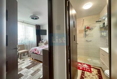 Apartament cu 2 camere semidecomandat, mobilat în Micro I - 11