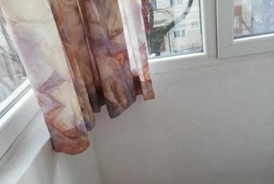 Apartament cu 3 camere semidecomandat în Dacia