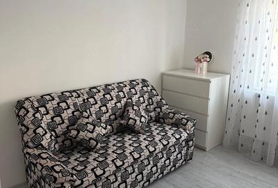 Apartament cu 2 camere semidecomandat în Micro 6