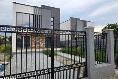 Casă cu 4 camere cu Teren 500 Mp în Stupini