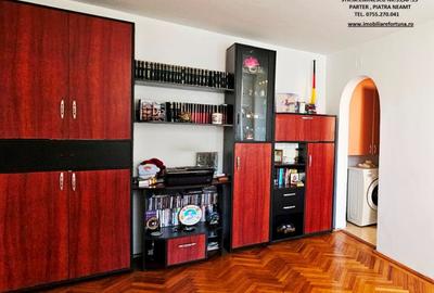 Apartament cu 3 camere semidecomandat în Dărmănești