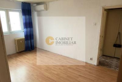 Apartament cu 3 camere semidecomandat în Giulești
