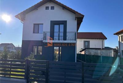 Casă individuală cu 4 camere cu Canalizare în Mărăcineni