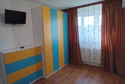 Apartament cu 2 camere decomandat în Exterior Vest