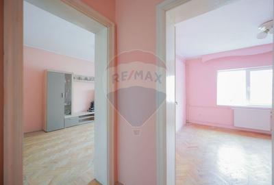 Casă cu 8 camere cu Teren 500 Mp în Iosia - 27