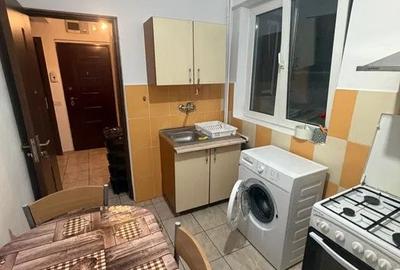 Apartament cu 2 camere decomandat în Eroii Revoluției