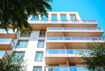 Apartament cu 3 camere decomandat în Băneasa