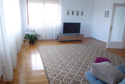 Casă cu 5 camere cu Canalizare în Andrei Mureșanu
