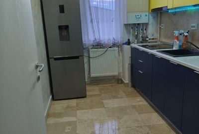 Apartament cu 3 camere decomandat în Roșu