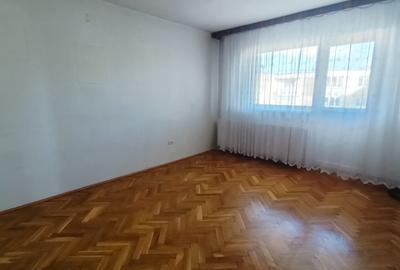 Apartament cu 4 camere decomandat în 1848 - 8