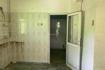 Casă cu 3 camere în Pietrișu - 2