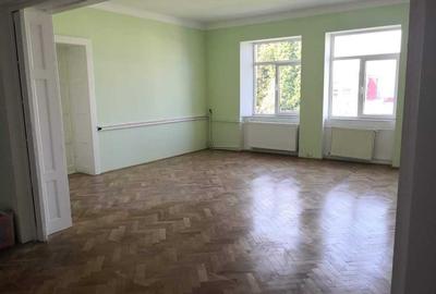 Spațiu comercial, de 350 mp, în Bartolomeu
