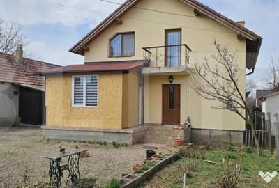 Casă cu 4 camere cu Teren 569 Mp în Central - 2