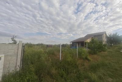 Casă cu Teren 823 Mp în Central