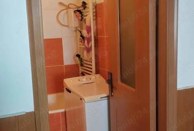 Apartament cu 3 camere decomandat în Micro 15