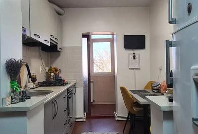 Apartament cu 2 camere decomandat în Micro 17 - 2