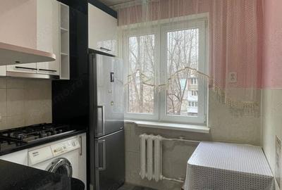 Apartament cu 3 camere în Bogdăneștilor
