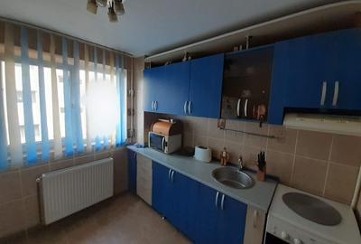 Apartament cu 2 camere semidecomandat în Micro 4