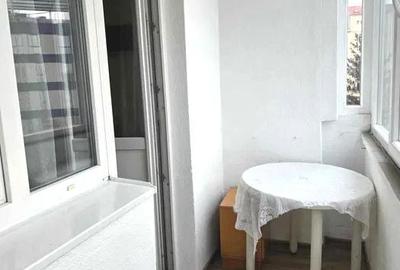 Apartament cu 2 camere semidecomandat în Calea Dumbrăvii