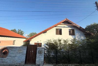 Casă cu 3 camere cu Teren 1200 Mp în Cuciulat