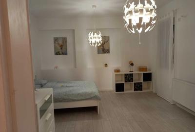 Apartament cu 2 camere semidecomandat, mobilat în Lujerului