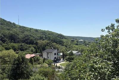 Casă cu 4 camere cu Teren 2000 Mp în Sărata