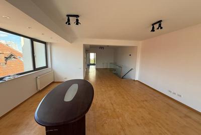 Apartament cu 4 camere, mobilat în Capitale - 3