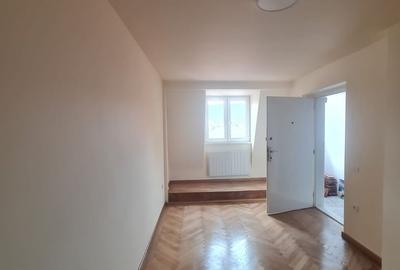 Apartament cu 3 camere în Centrul Istoric