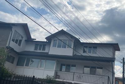 Casă cu 4 camere în Mihai Bravu