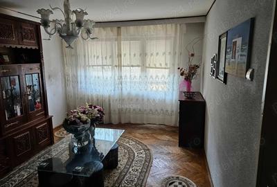 Apartament cu 3 camere decomandat în Central - 1