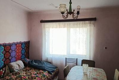 Casă cu 2 camere cu Teren 100 Mp în Central